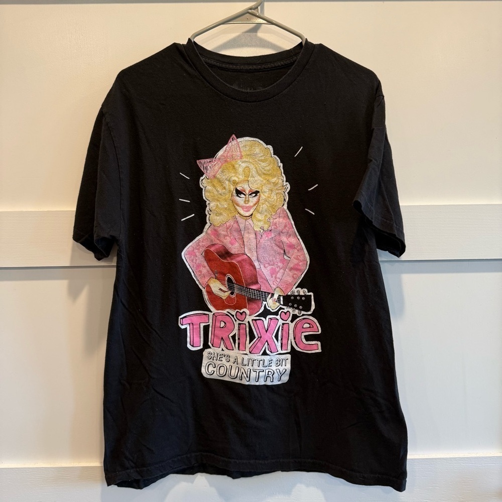 Black Medium T-Shirt with Trixie Graphic